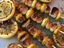 Brochettes de noix de Saint-Jacques au romarin et citron à griller