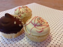 Cupcakes à chapeau cœur framboise