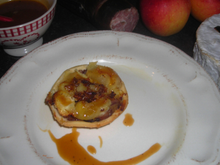 Tatin normande : andouille de Vire, pommes et camembert