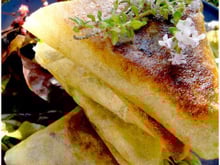 Samoussas au fromage de chèvre et légumes