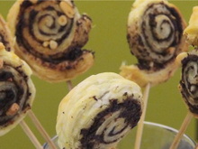 Sucettes feuilletées à la tapenade