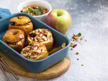 On pourrait le faire tous les jours : des pommes au four façon crumble ultra-gourmandes