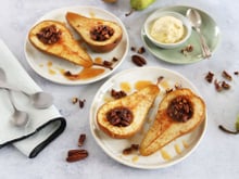 Comment faire des poires rôties au four à la cannelle et noix de pécan ?