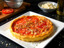 Tarte tomate, fromage, feta et moutarde