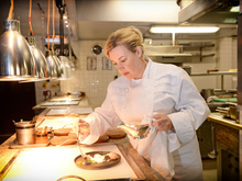 Hélène Darroze va ouvrir un restaurant de burger, le Joia Bun