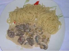 Émincé de bœuf aux champignons et crème fraîche