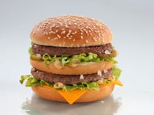 McDonald's va changer la recette de plusieurs de ses burgers incontournables