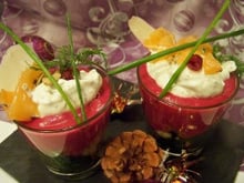 Belle Hélène de betterave et saumon sur lit de tetragones et chantilly, ciboulette, basilic