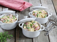 Coquillettes 3 minuti à la sauce béchamel, jambon et petits pois