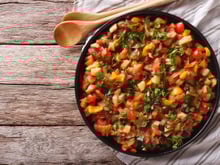 “Pas tous en même temps !” : l’astuce de notre chef pour une ratatouille parfaitement cuite