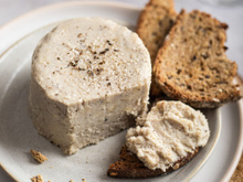 Bluffez vos invités à Noël avec ce faux gras végétal qui ressemble à s’y méprendre au foie gras !