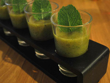 Gaspacho de courgettes à la menthe fraîche