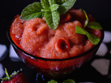 Granité facile aux fraises et à la menthe