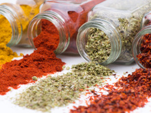 Ces picots sur le cul de vos bocaux d'épices ne sont pas qu'esthétiques et peuvent vous simplifier la vie !