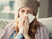 Rhume : cet aliment que tout le monde a chez soi pourrait faire disparaître vos symptômes en 24h !