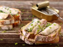 Découvrez les bons et les mauvais élèves du rayon poissonnerie notés sur 10 par une nutritionniste