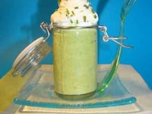 Verrine de petits pois, chèvre, et ciboulette façon cappuccino