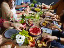 Temps passé à table : les Français champion du monde selon une étude !