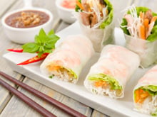 Rouleaux de printemps aux bâtonnets de surimi