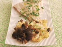 Colin/merlan, chou-fleur en lamelles sauté, wakame, câpres