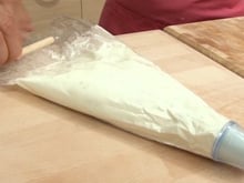 Garnir une poche à douille