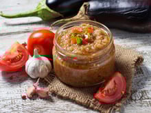 Caviar d’aubergine et de courgettes : l’accompagnement parfait pour vos grillades au barbecue