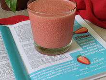 Smoothie gourmand aux Fraises Label Rouge, à la pêche et au miel d'aquitaine