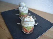 Verrine de saumon fumé, concombre et mousse de chèvre