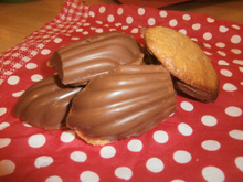 Madeleine badiane et coque en chocolat