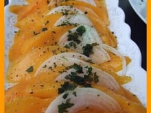 Carpaccio de mangue à l'huile d'olive parfumée à la vanille...