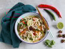 Soupe thaï au poulet, lait de coco et udon