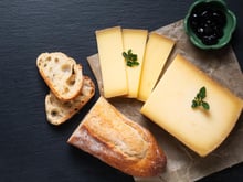 Faut-il vraiment arrêter de manger du comté ? C’est quoi cette polémique qui enflamme les politiques et les réseaux sociaux ?