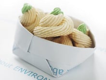 Meringuettes et chantilly à la pistache