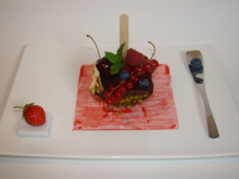 Nougat glacé aux pistaches vertes et fruits rouges....comme un esquimau