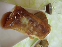 Cigares de poivron vert au reblochon et à la tomme, sauce caramel au vinaigre balsamique