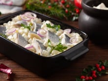 Philippe Etchebest dévoile ses secrets pour réussir de bons harengs pommes à l’huile