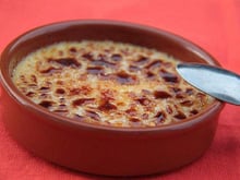 Crème brûlée savoureuse à la vanille