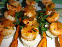 Brochette de Gambas aux épices du monde, Chantilly d'Agrumes et Chutney de Fruits