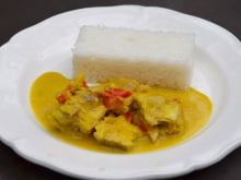 Mijoté de poisson au curry et lait de coco