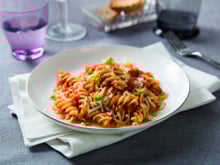 Fusilli au pesto rustico légumes méditéranéens et au scamorza fumée