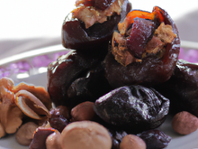 Pruneaux et noix farcis