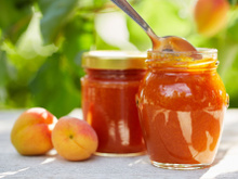 “C’est un délice” : on vous partage notre meilleure recette de confiture d’abricots notée 4.6/5 par nos lecteurs !