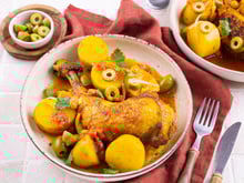 Tajine de poulet aux olives et citrons confits : testez cette recette irrésistible du chef Abdel Alaoui !