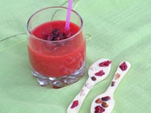 Petites cuillères au chocolat blanc-cranberries, noisettes, raisins et smoothie fraises-cranberries
