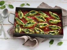 Conchiglioni farcis aux épinards et "Minibri"