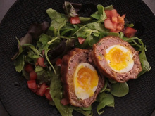 Œufs frits à la viande