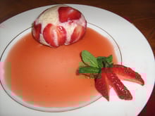 Sphére au cœur de fraîses