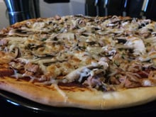 Pizza maison au thon et champignons