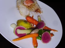 Duo de Saumon et Cabillaud en Kadaïf et sa poêlée de légumes