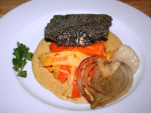 Dos de cabillaud pané au pavot, sauce au curry, légumes vapeur